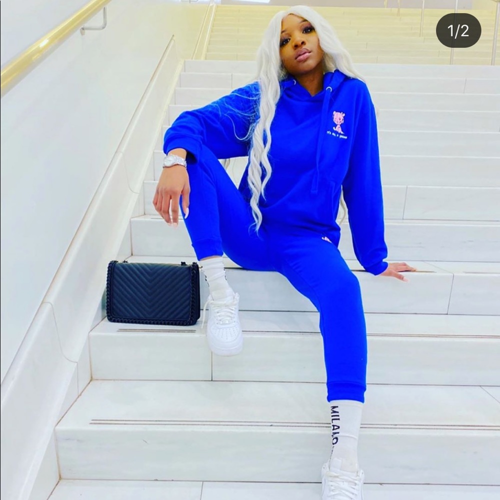 Blue Sweat Suit With Pink Logo